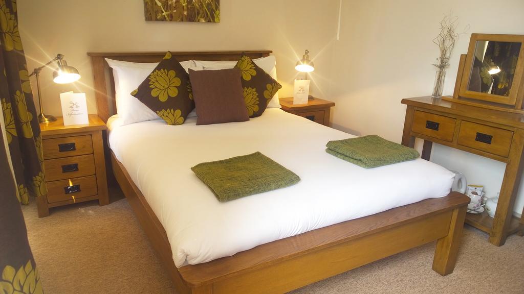 Cross Keys Inn Lydford-on-Fosse Экстерьер фото