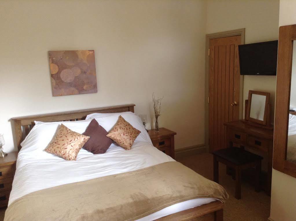 Cross Keys Inn Lydford-on-Fosse Экстерьер фото